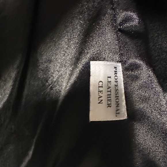 Chadwicks Women’s Black Leather Jacket - Picture 4 of 7